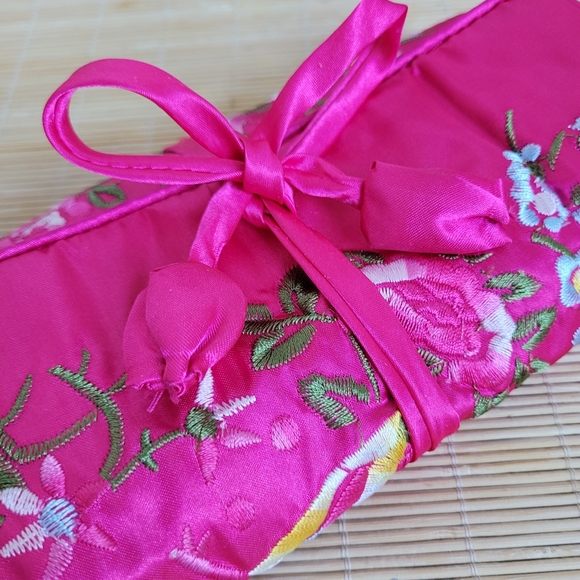 Embroidered Jewelry Travel Bag in Luxurious Black Satin NWT - Picture 11 of 14